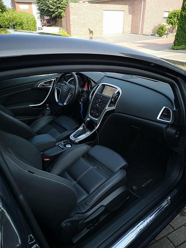 Gebraucht Opel Astra GTC 165 PS (121 kW) 2013 Grau Coupé