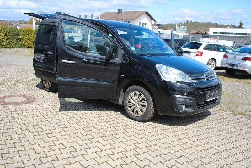 Second-hand Citroën Berlingo SELECTION 99 CP (72 kW) 2017 Negru Monovolum