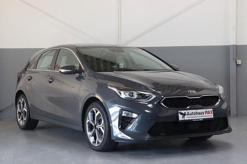 Gebraucht Kia Ceed Spirit 140 PS (102 kW) 2019 Grau Kleinwagen