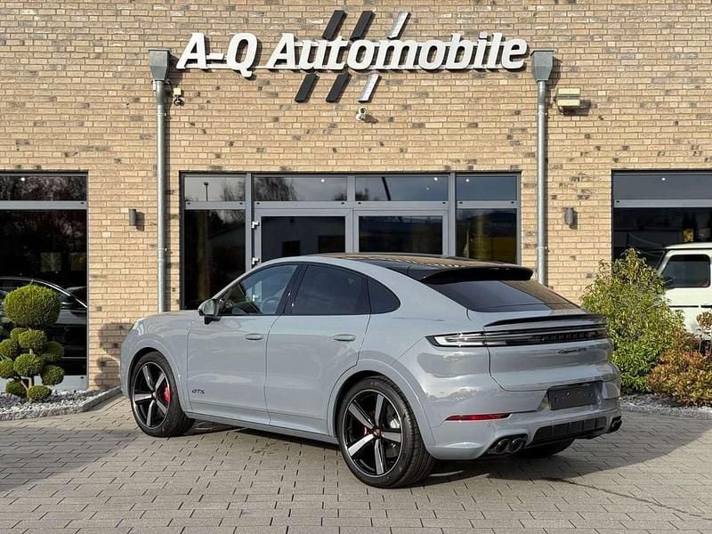 Neu Porsche Cayenne Coupe Sport 500 PS (367 kW) 2026 Arktikgrau Coupé