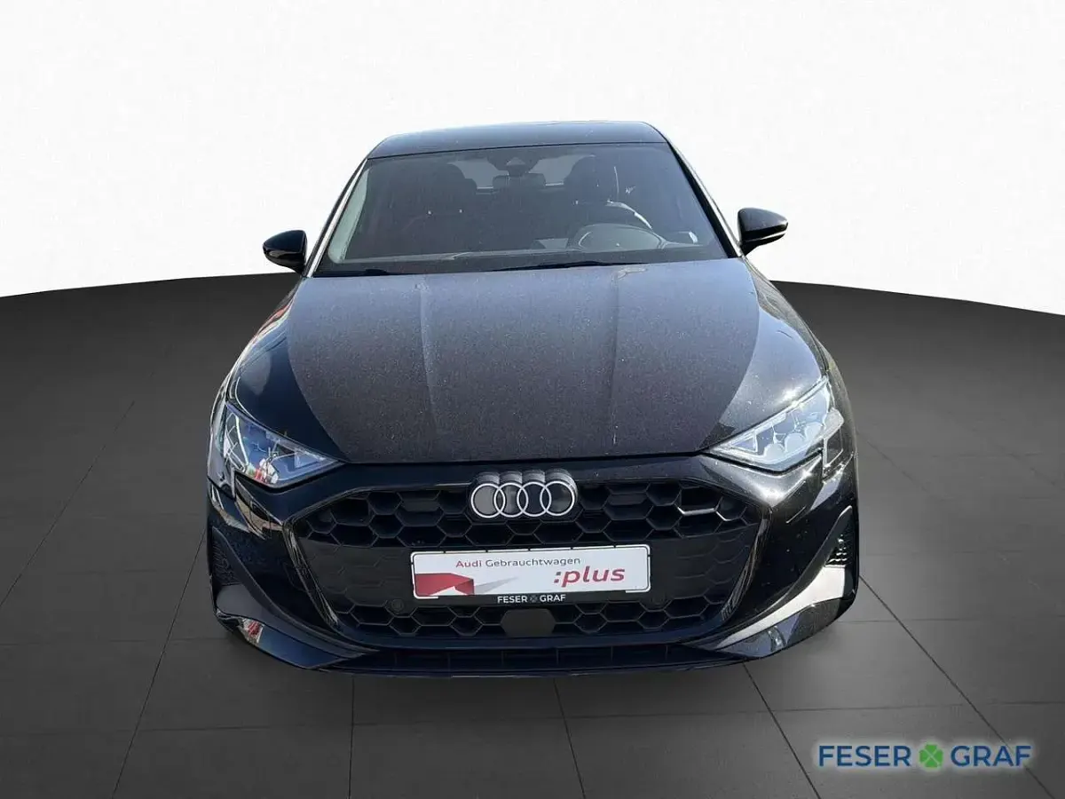 Gebraucht Audi A3 Ambiente 150 PS (110 kW) 2025 Brillantschwarz Limousine