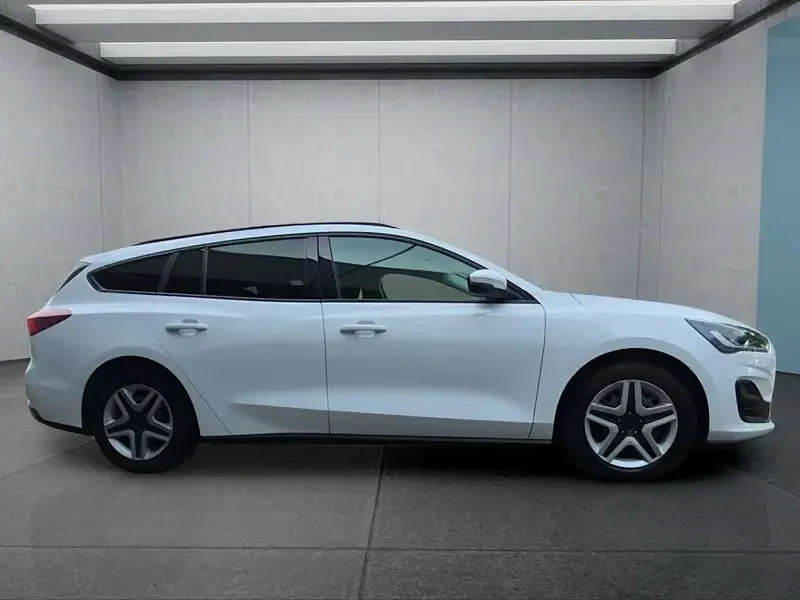 Gebraucht Ford Focus 120 PS (88 kW) 2022 Weiß Kombi