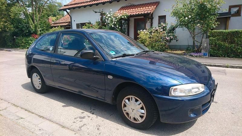 Dunkelblau Gebraucht 2000 Mitsubishi Colt Comfort Edition Limousine | 850 € (Guter Preis) - Bild 1/4