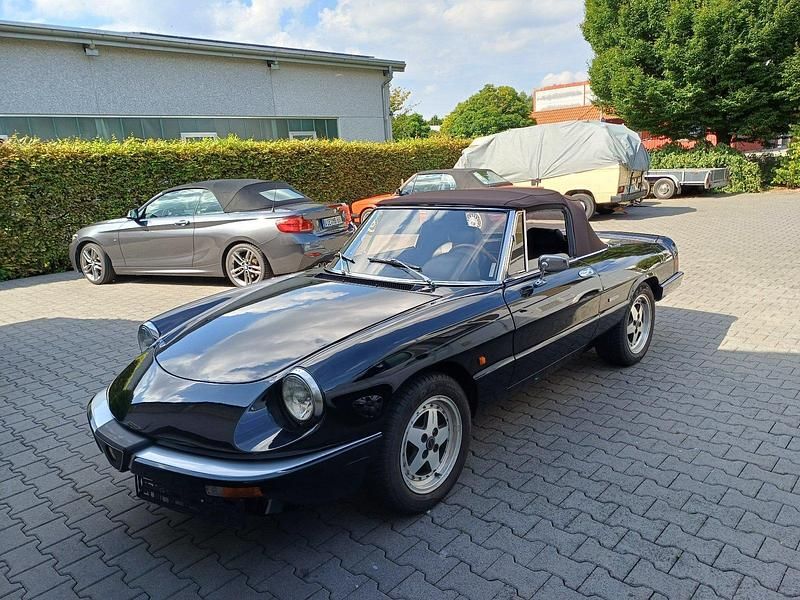 Schwarz Gebraucht 1988 Alfa Romeo Spider Cabrio | 15.400 € - Bild 1/4