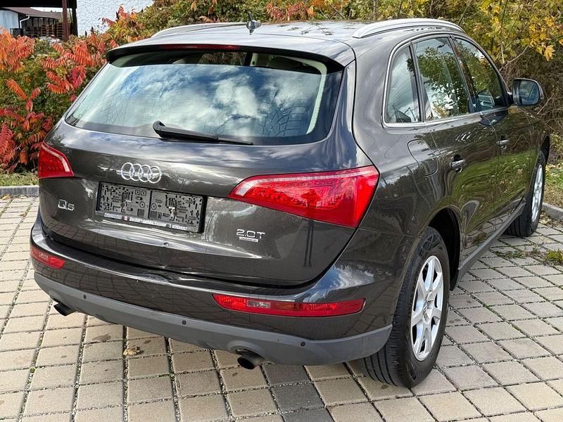 Grau Gebraucht 2009 Audi Q5 SUV | 7.900 € (Superpreis) - Bild 1/4