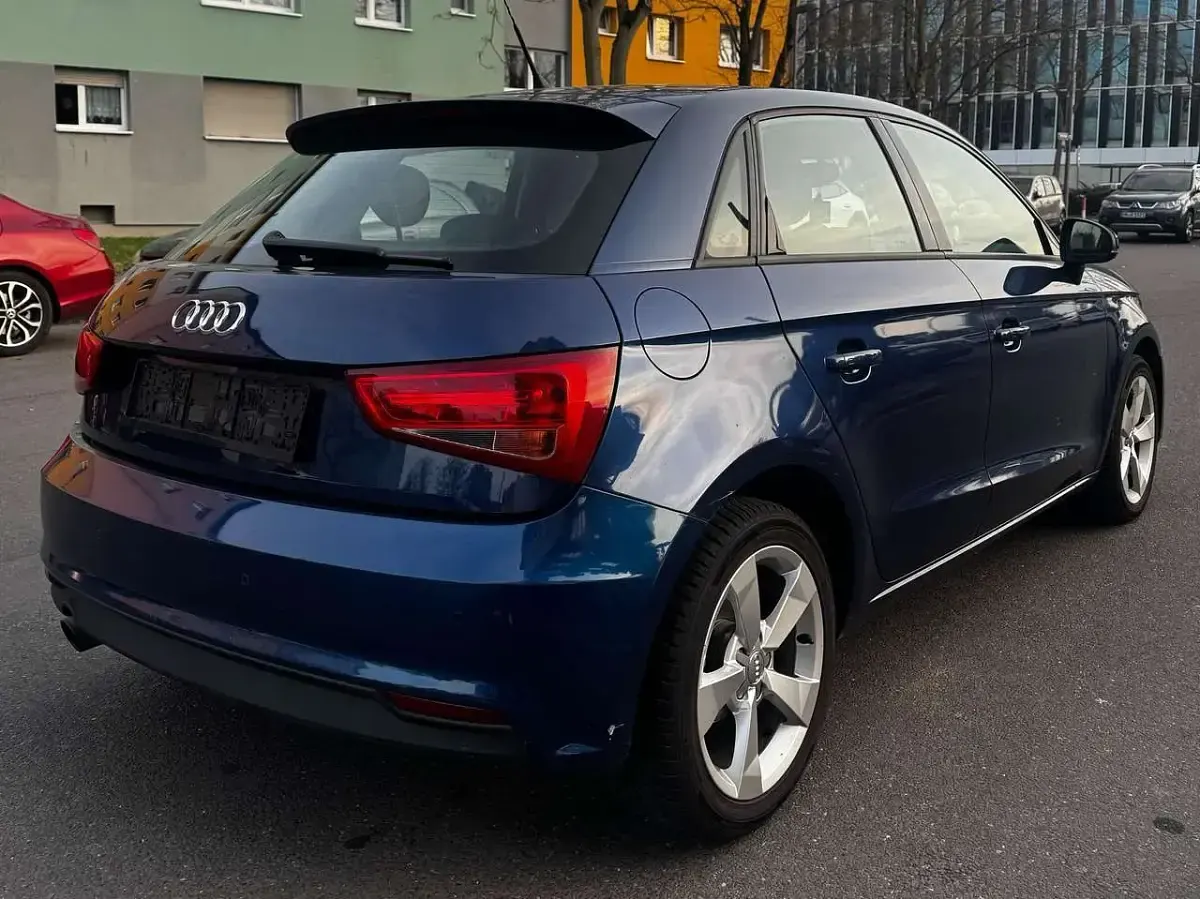 Używany Audi A1 Sport 95 KM (69 kW) 2018 Niebieski Hatchback