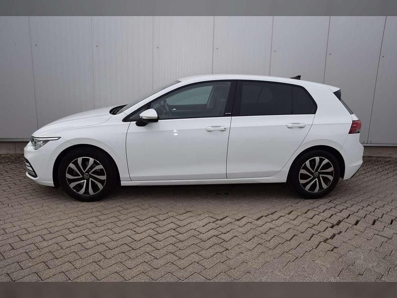 Gebraucht VW Golf VIII Active 150 PS (110 kW) 2022 Pure white Limousine