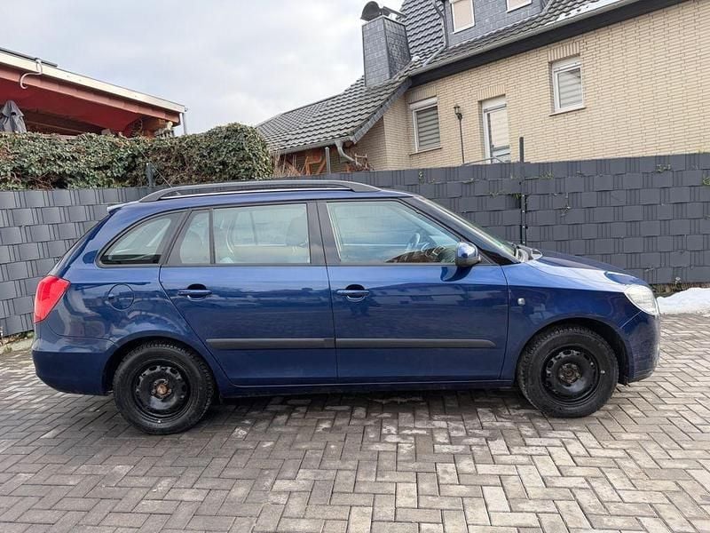 Gebraucht Skoda Fabia Ambiente 86 PS (63 kW) 2009 Blau Kombi