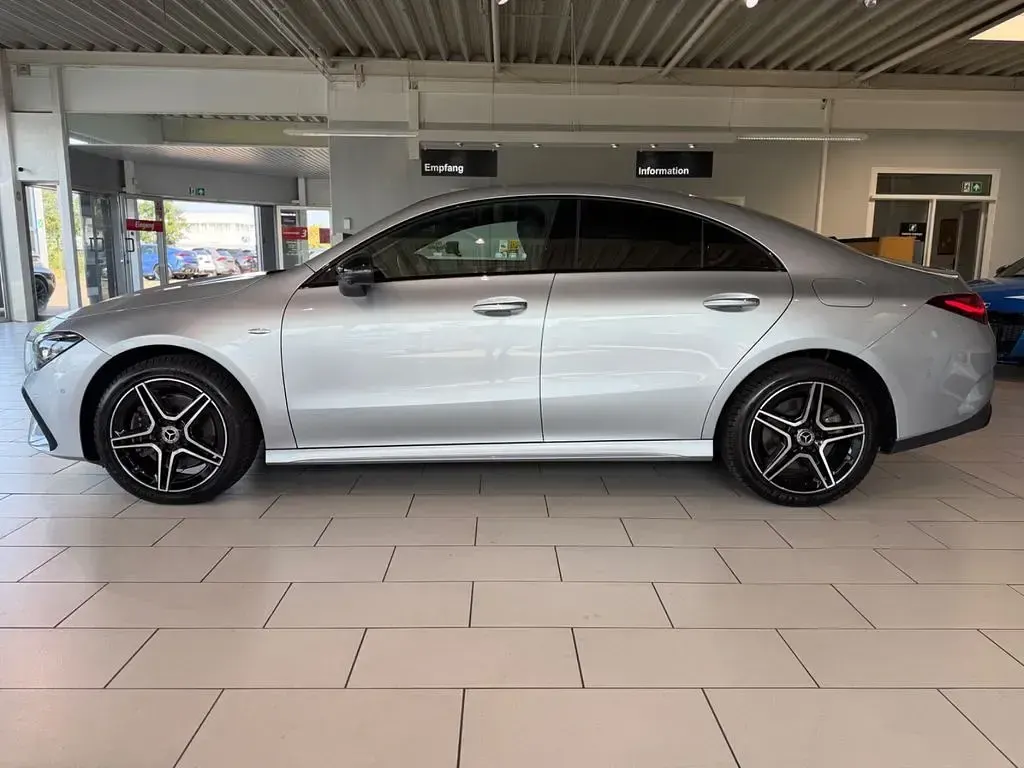 Gebraucht Mercedes CLA250 AMG line 163 PS (119 kW) 2025 Silber Coupé
