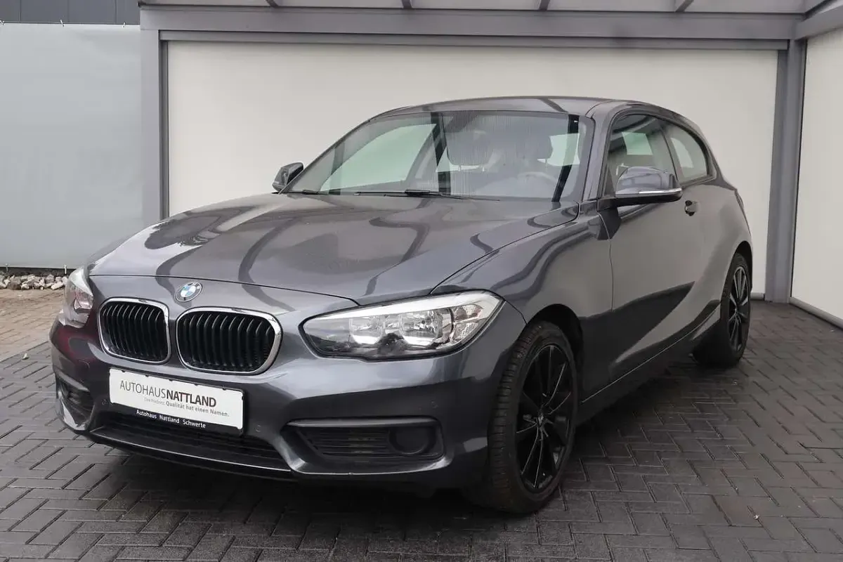 Gebraucht BMW 118 136 PS (100 kW) 2018 Grau Kleinwagen
