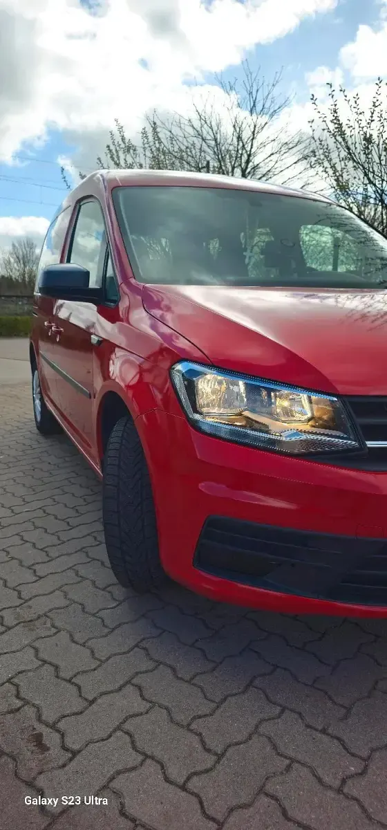 Gebraucht VW Caddy 84 PS (61 kW) 2018 Rot Van / Kleinbus