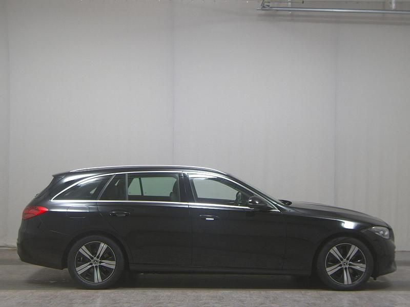 Schwarz Gebraucht 2023 Mercedes C220 Avantgarde Kombi | 22.480 € (Superpreis) - Bild 1/4