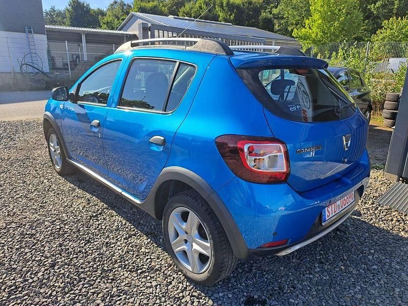 Gebraucht Dacia Sandero Prestige 90 PS (66 kW) 2016 Blau SUV