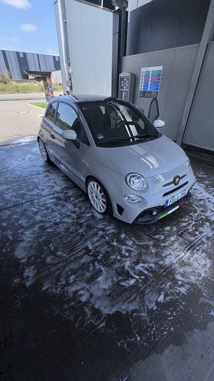 Grau Gebraucht 2022 Abarth 595 Esseesse Kleinwagen | 21.500 € (Guter Preis) - Bild 1/3