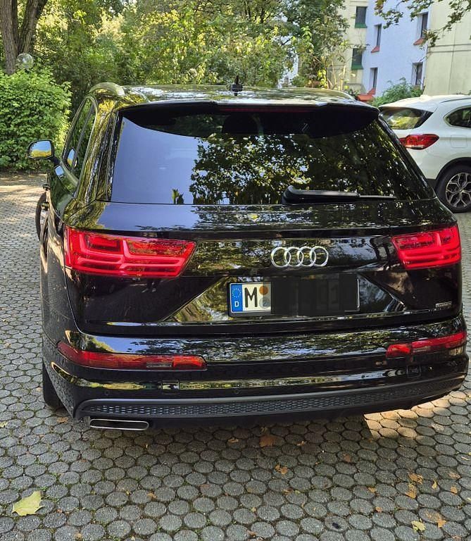Gebraucht Audi Q7 Ambiente 272 PS (200 kW) 2015 Schwarz SUV