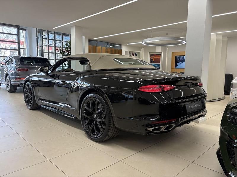 Neu Bentley Continental 680 PS (500 kW) 2026 Schwarz Cabrio