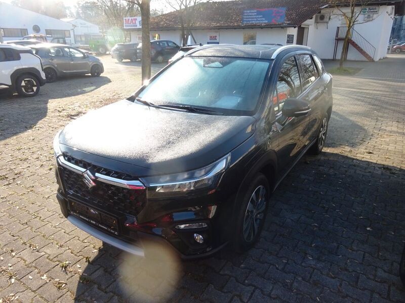 Schwarz Neu 2025 Suzuki SX4 S-Cross Comfort+ SUV | 38.305 € - Bild 1/4