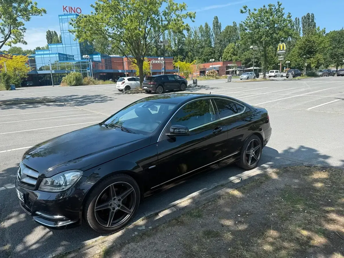 Gebraucht Mercedes C250 204 PS (150 kW) 2012 Schwarz Coupé