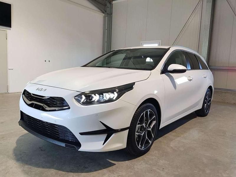 Casaweiß Neu 2025 Kia Ceed Sportswagon Kombi | 27.000 € (Guter Preis) - Bild 1/4