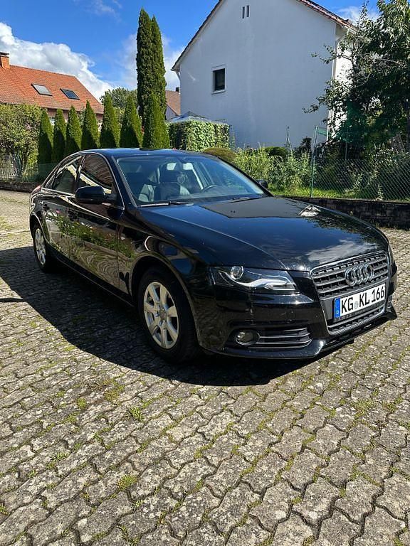 Schwarz Gebraucht 2010 Audi A4 Ambiente Limousine | 10.500 € (Etwas zu teuer) - Bild 1/4