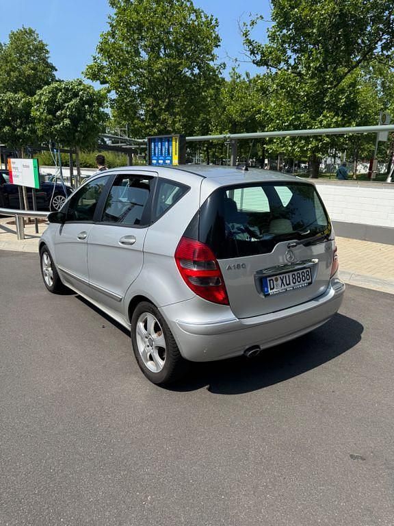 Gebraucht Mercedes A180 109 PS (80 kW) 2008 Silber Van / Kleinbus