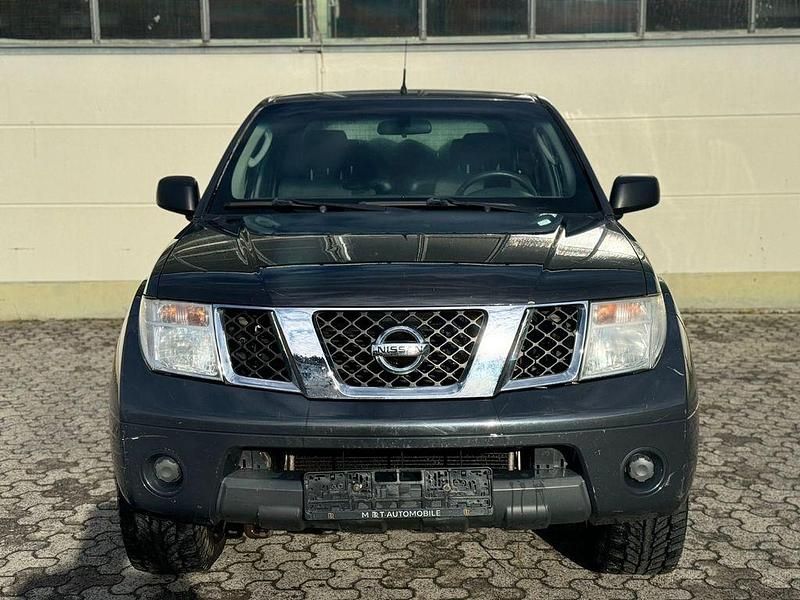 Grau Gebraucht 2006 Nissan Navara SE Abholung | 5.900 € (Fairer Preis) - Bild 1/4