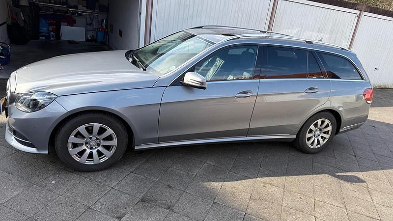 Gebraucht Mercedes E220 170 PS (125 kW) 2015 Grau Kombi