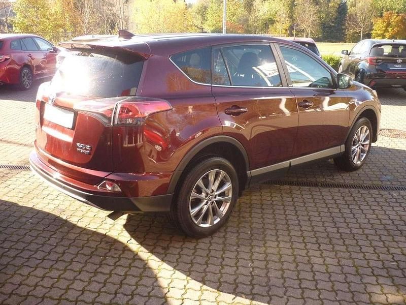 Gebraucht Toyota RAV4 Hybrid Plus 197 PS (144 kW) 2017 Carmin rot mica SUV