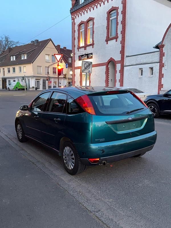 Gebraucht Ford Focus 75 PS (55 kW) 1999 Grün Kombi