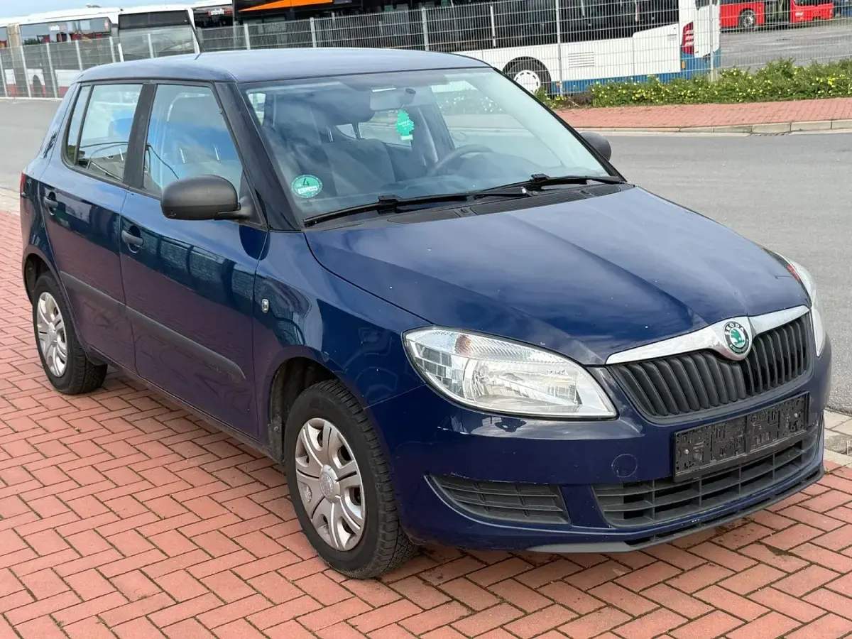 Gebraucht Skoda Fabia Cool Edition 60 PS (44 kW) 2012 Blau Limousine