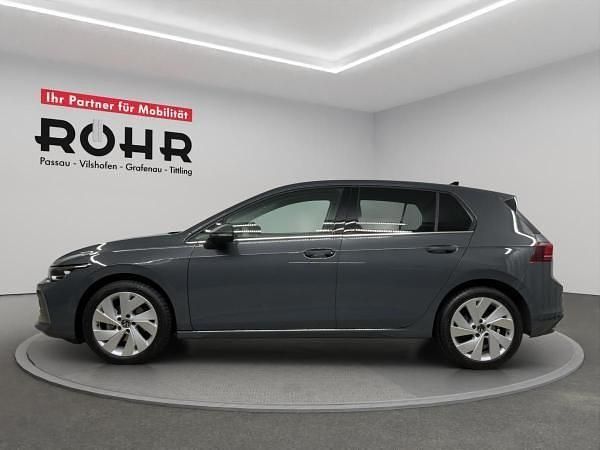 Gebraucht VW Golf VIII 150 PS (110 kW) 2024 Grau (delfingrau) Limousine