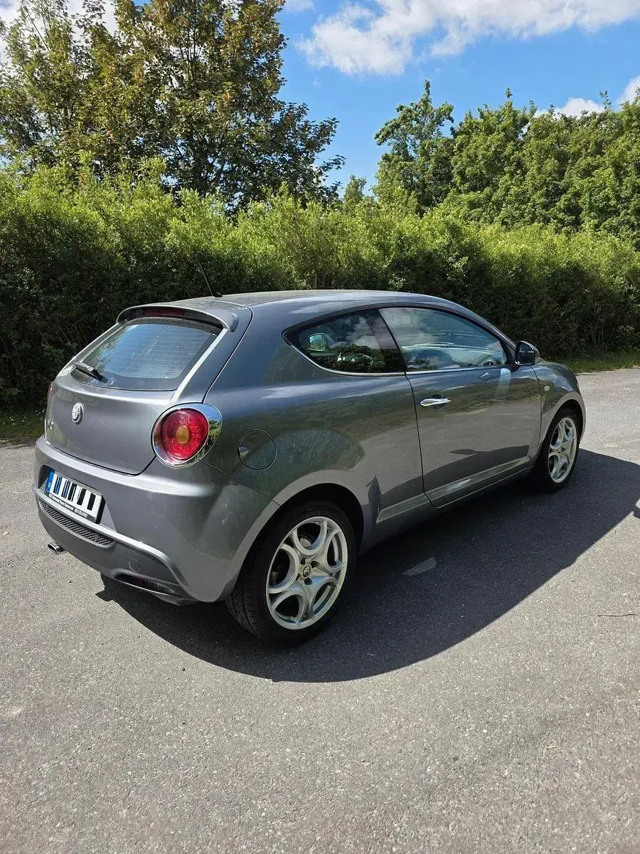 Gebraucht Alfa Romeo MiTo 95 PS (69 kW) 2009 Grau Kleinwagen