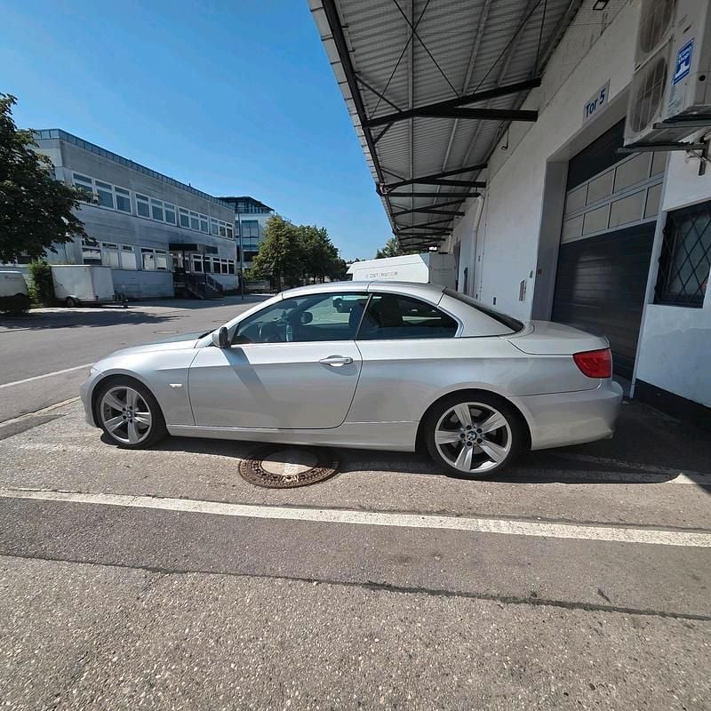 Gebraucht BMW 325 Cabriolet 210 PS (154 kW) 2010 Grau Cabrio