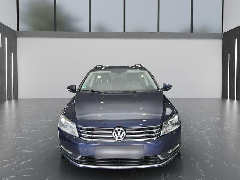 Gebraucht VW Passat Comfortline 122 PS (89 kW) 2010 Blau Limousine