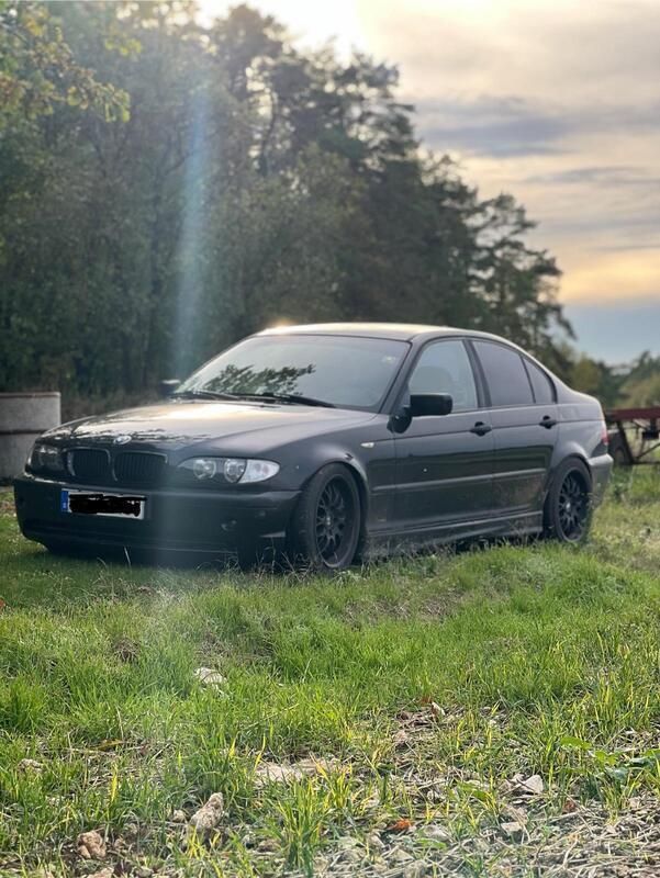 Schwarz Gebraucht 2003 BMW 320 Limousine | 1.100 € (Superpreis) - Bild 1/4