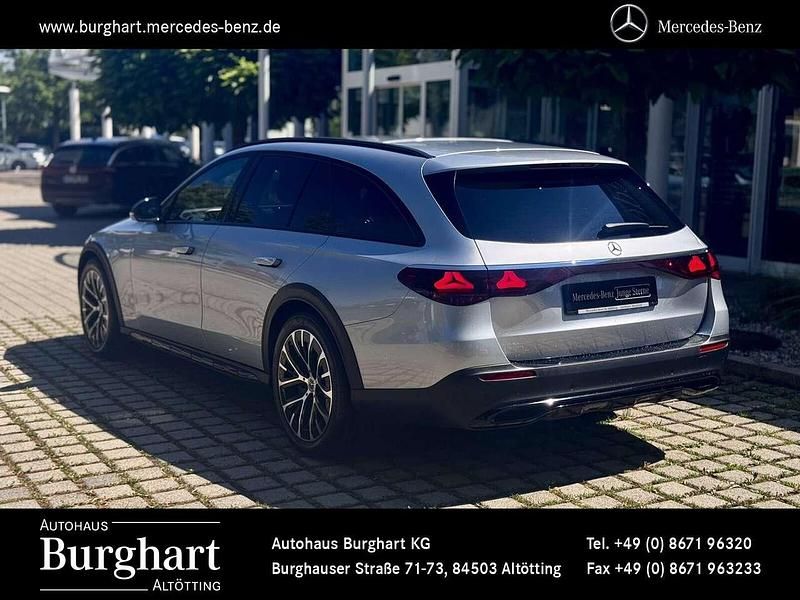 Gebraucht Mercedes E450 Avantgarde 381 PS (280 kW) 2024 Lack hightechsilber Kombi