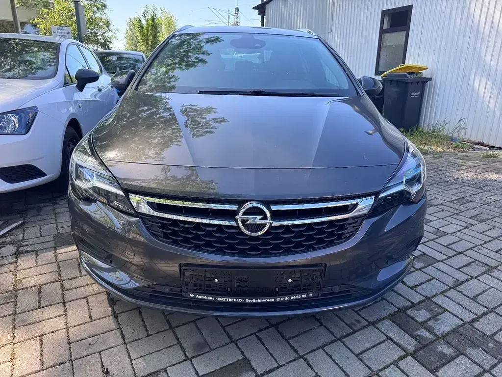 Gebraucht Opel Astra Innovation 160 PS (117 kW) 2016 Grau Kombi