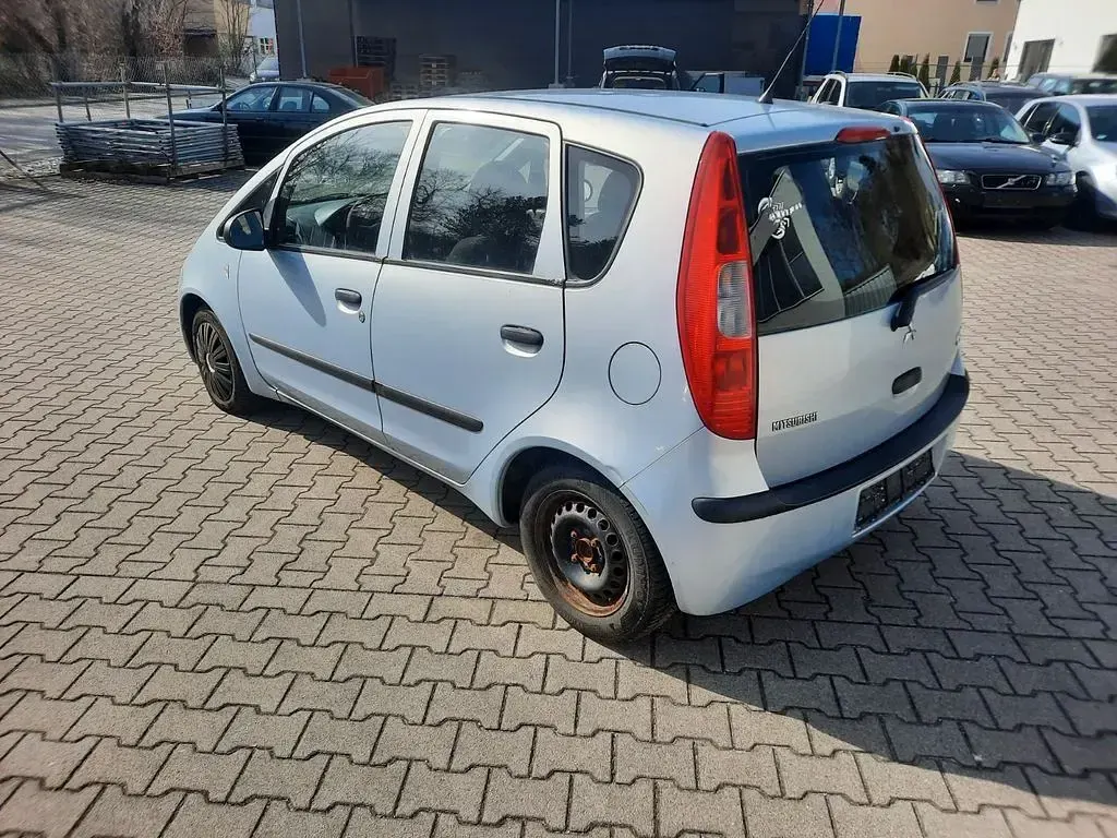 Gebraucht Mitsubishi Colt Inform 68 PS (50 kW) 2007 Blau Van / Kleinbus