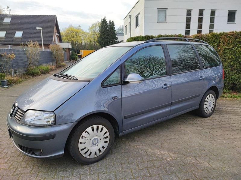 Blau Gebraucht 2010 Seat Alhambra Van / Kleinbus | 5.350 € (Teuer) - Bild 1/4