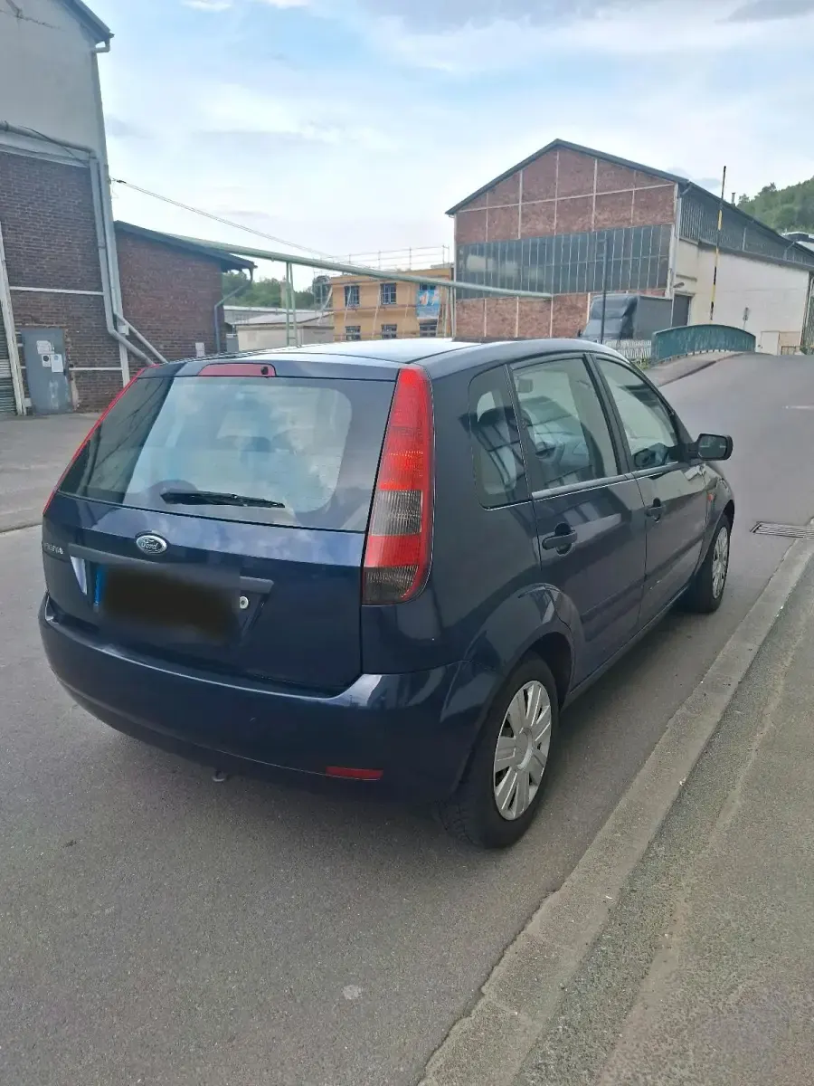 Usata Ford Fiesta 80 CV (58 kW) 2003 Blu Utilitaria