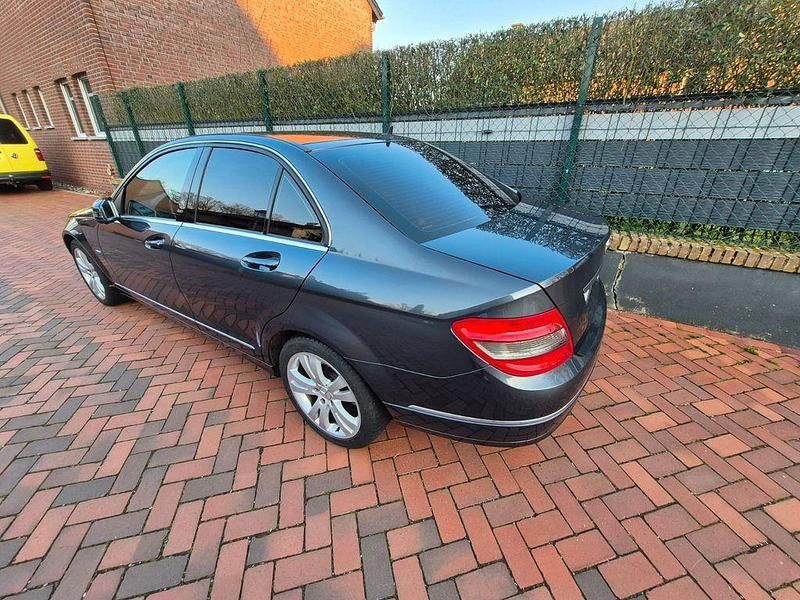 Gebraucht Mercedes C180 156 PS (114 kW) 2010 Grau Limousine