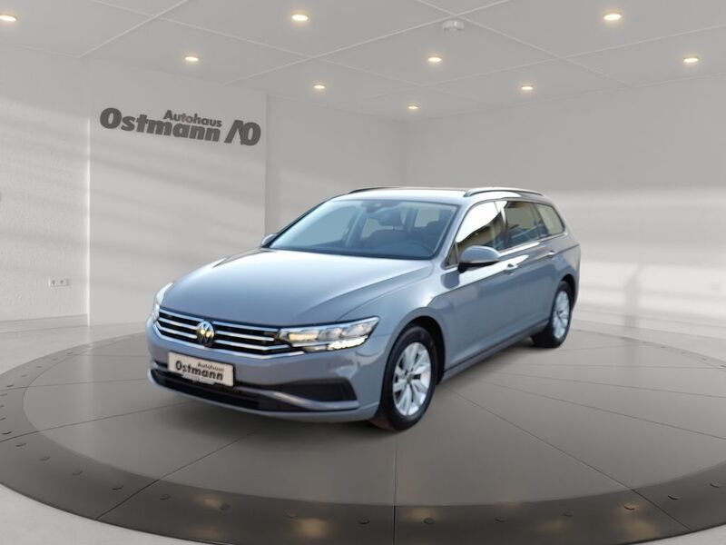 Gebraucht VW Passat Basis 150 PS (110 kW) 2023 Mondsteingrau uni Kombi
