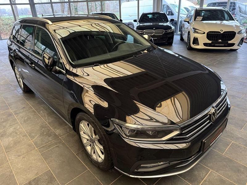 Gebraucht VW Passat Elegance 150 PS (110 kW) 2024 Schwarz Kombi