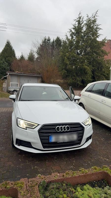 Weiß Gebraucht 2019 Audi A3 S-Line Kombi | 16.850 € (Guter Preis) - Bild 1/4