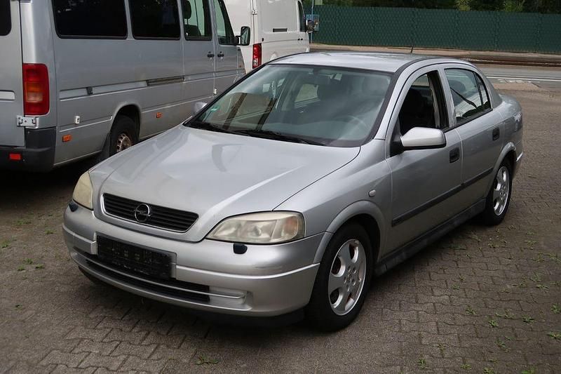 Silber Gebraucht 2002 Opel Astra Limousine | 800 € (Superpreis) - Bild 1/4
