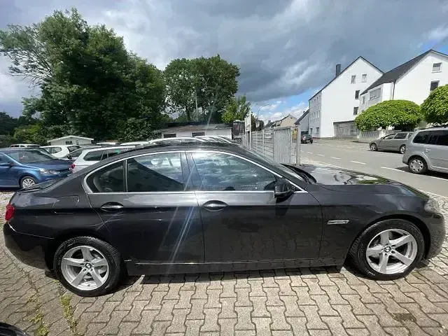 Gebraucht BMW 520 Sport Line 190 PS (139 kW) 2017 Grau Limousine