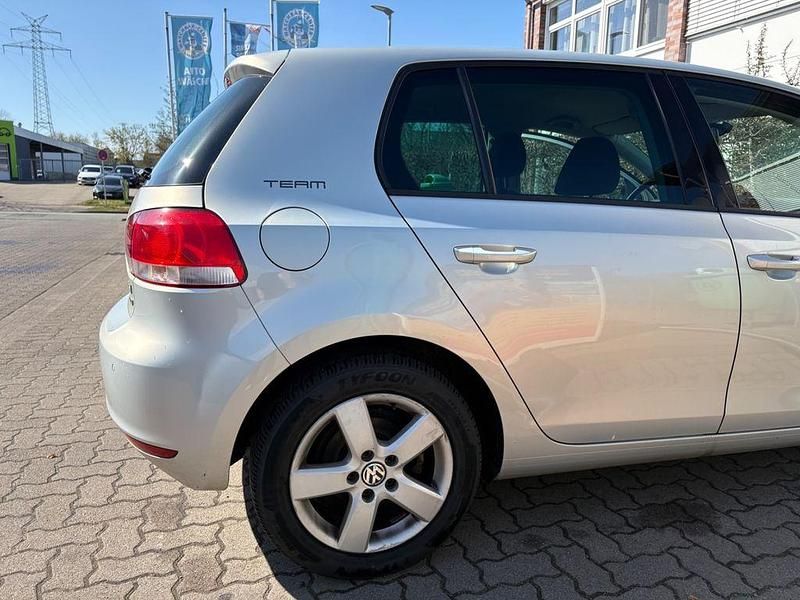 Gebraucht VW Golf VI Team 105 PS (77 kW) 2010 Grau Kleinwagen