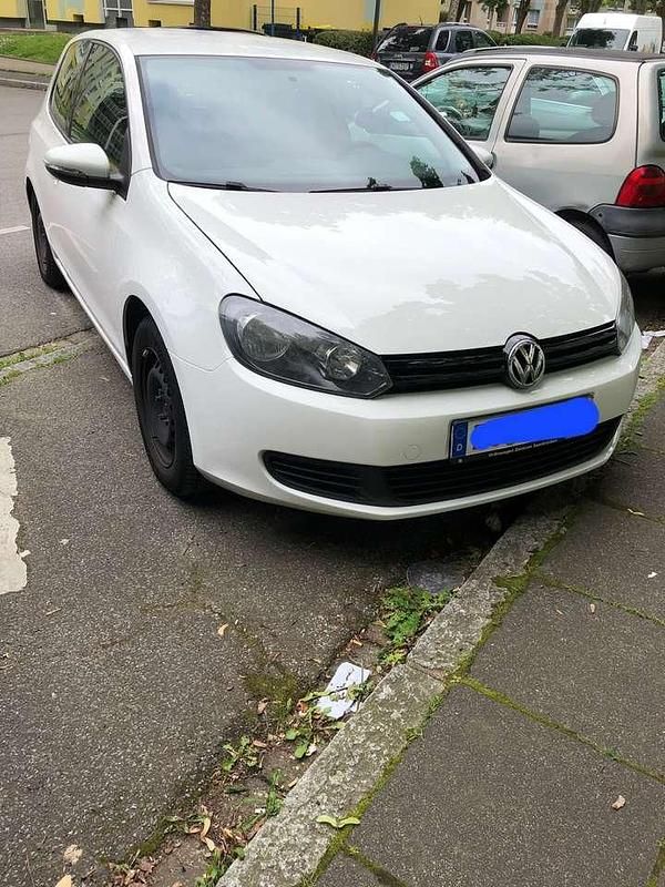 Weiß Gebraucht 2009 VW Golf VI Trendline Limousine | 6.700 € (Fairer Preis) - Bild 1/4