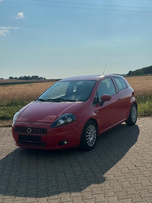 Rot Gebraucht 2009 Fiat Punto Kleinwagen | 999 € (Guter Preis) - Bild 1/4
