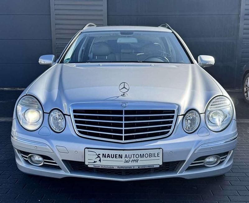 Gebraucht Mercedes E320 Avantgarde 224 PS (164 kW) 2006 Silber/grau (metallic) Kombi